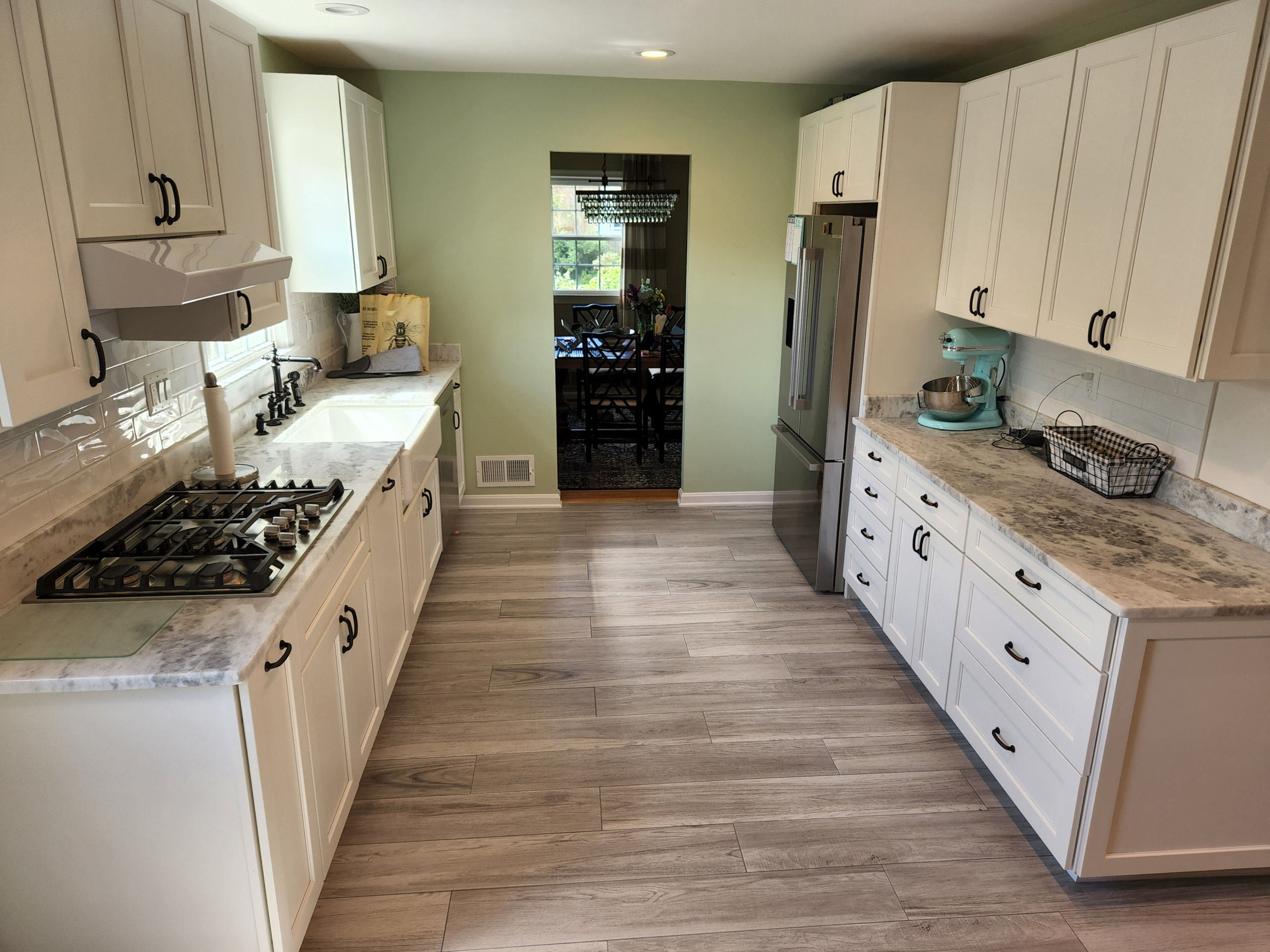 White Potomac Kitchen