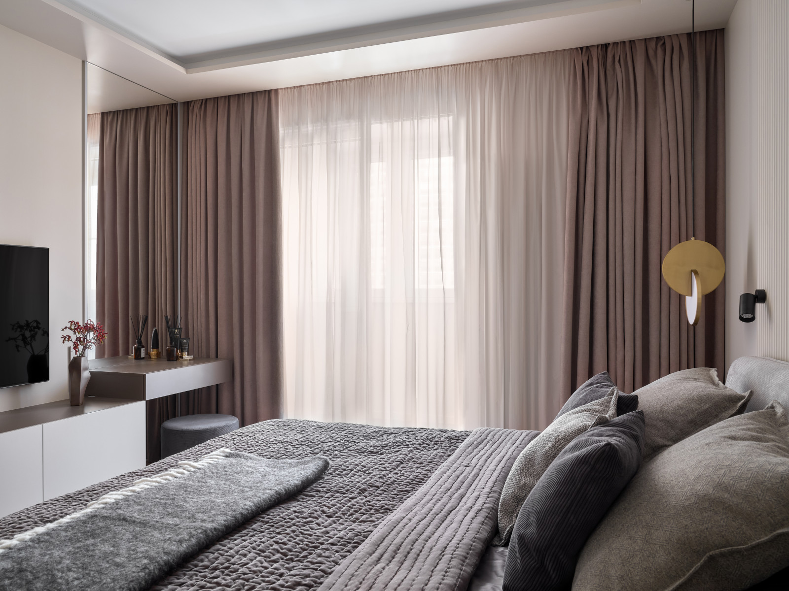 Стильный монохром - трехкомнатная квартира