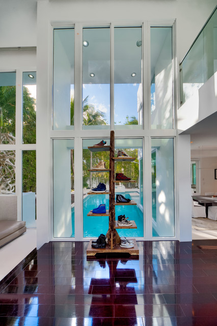 South Florida modern-entry