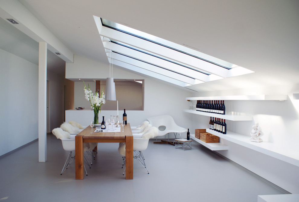 Design ideas for a contemporary dining room in Stuttgart with white walls.