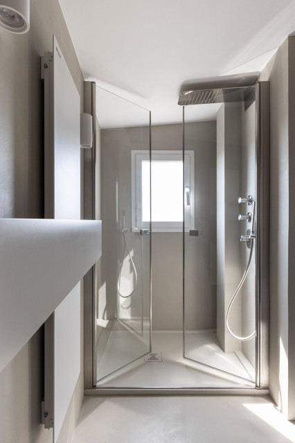 Maison A.R. contemporary-bathroom
