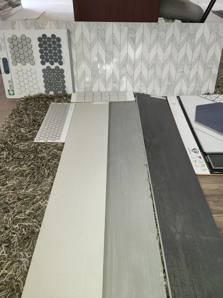 Example of a transitional home design design in Austin