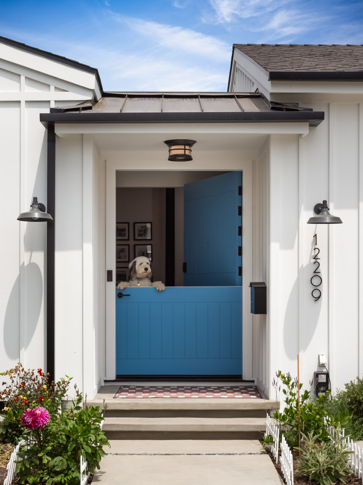 Design ideas for a country entryway in Los Angeles.