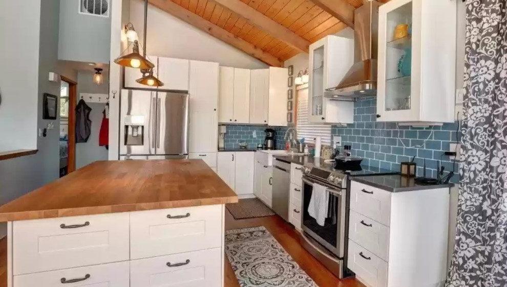 Beachhouse Kitchen