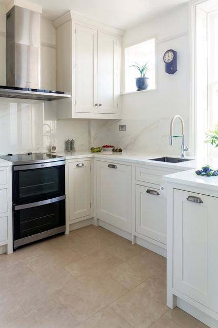 Transitional kitchen that's small on space but big on style. klassisk-koek