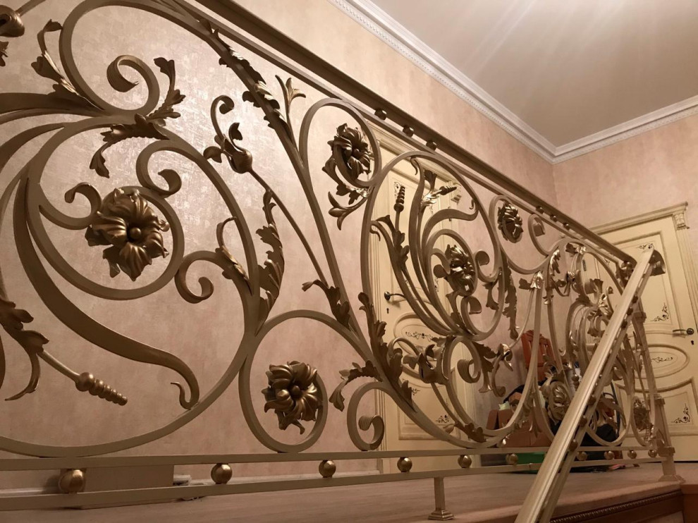 Кованые ограждения в доме.