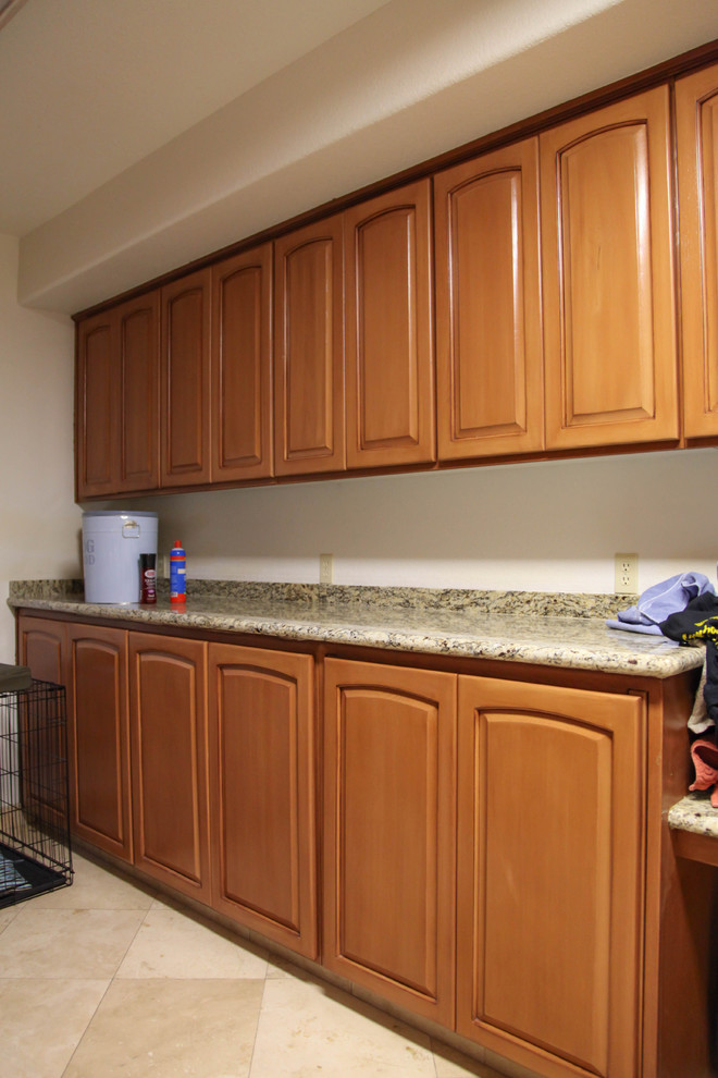 Laundry room - contemporary laundry room idea in Phoenix