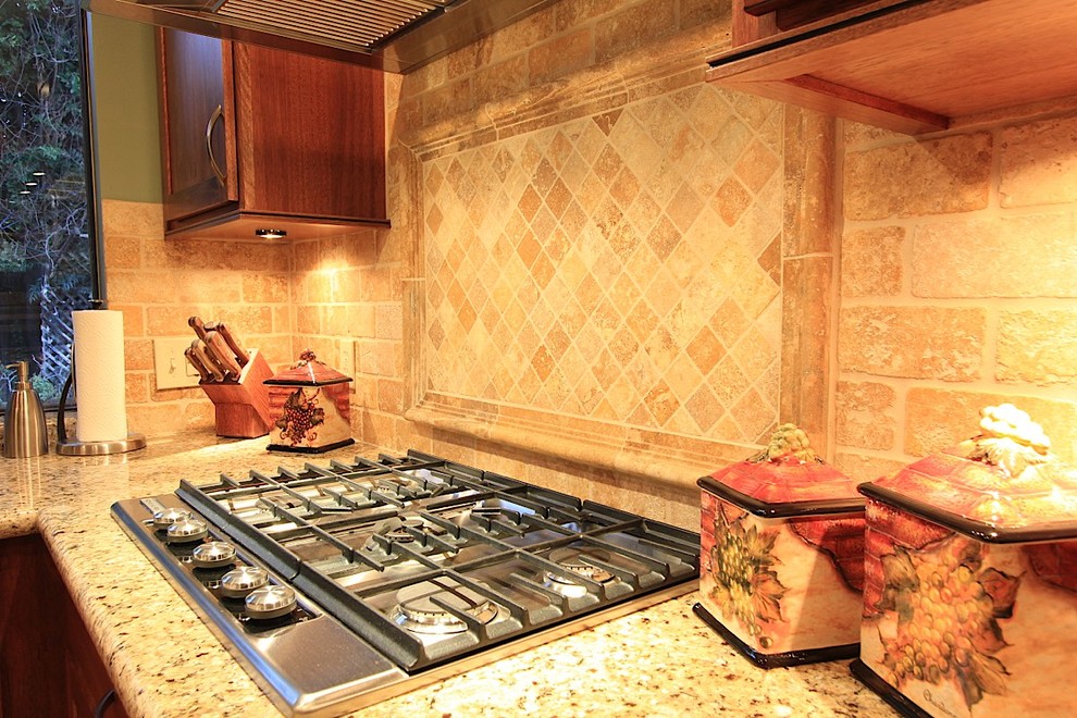 Kitchen - transitional kitchen idea