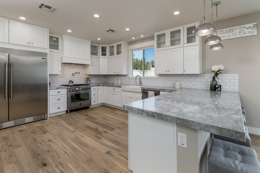 Kitchen - transitional kitchen idea in Phoenix