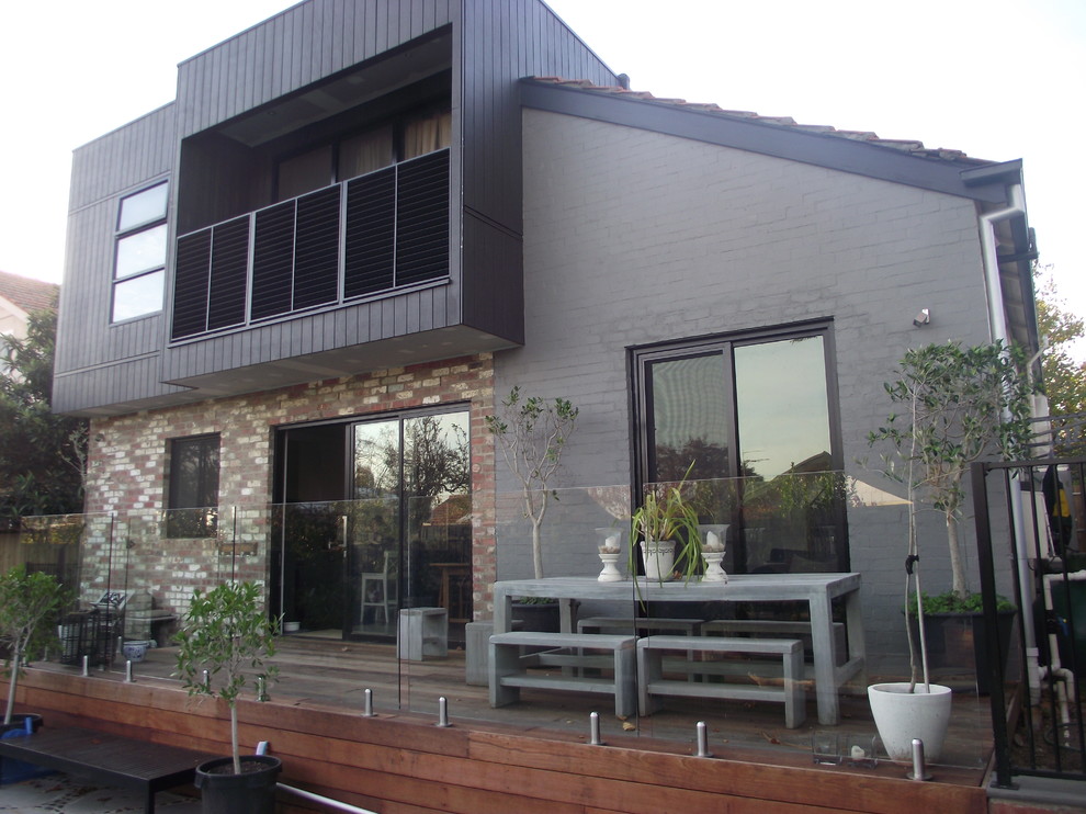 This is an example of a contemporary exterior in Melbourne.