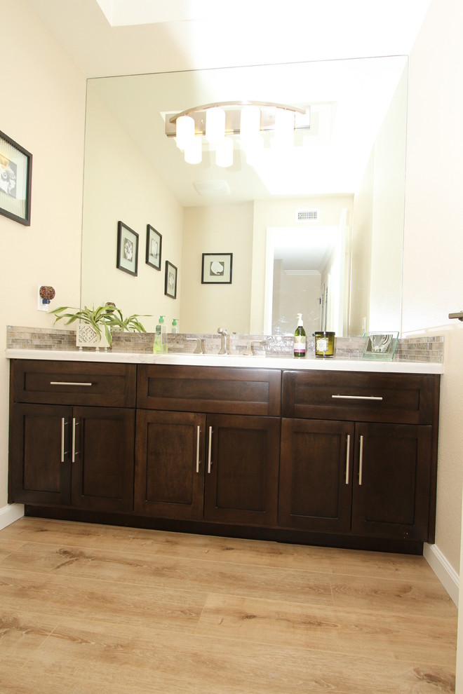 Inspiration for a mid-sized transitional home design remodel in Orange County