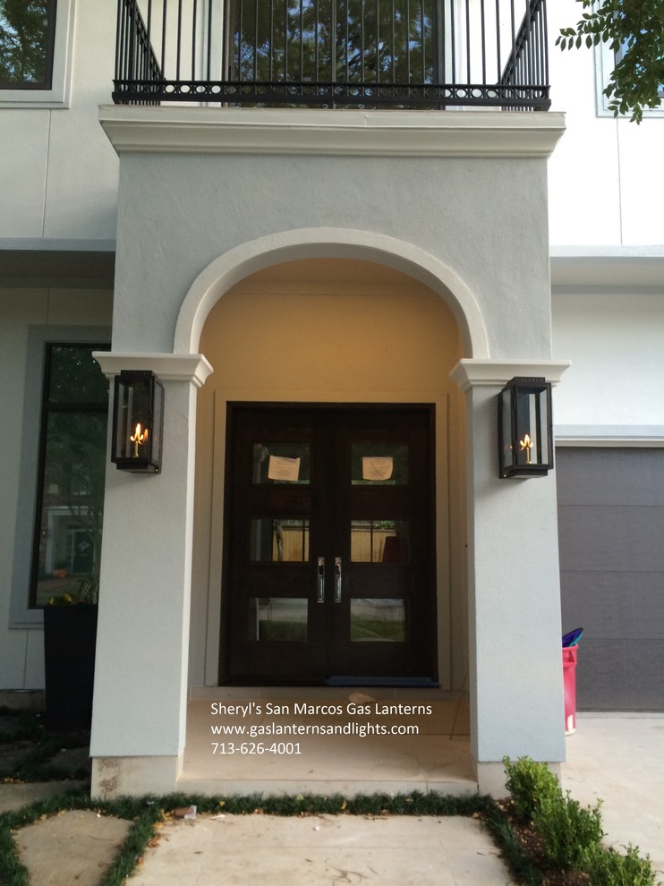Inspiration for a contemporary entryway in Houston.