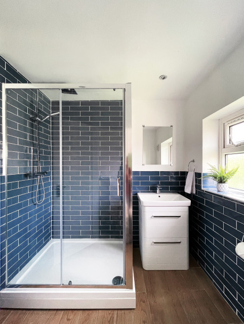 Student House modern-bathroom