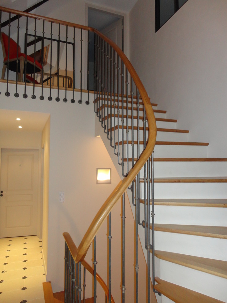 Escalier hélicoïdal chêne et acier très classique - Transitional ...