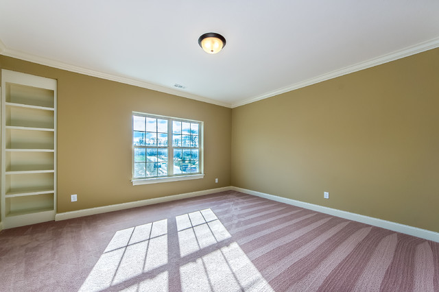 Transitional home design photo in Columbus