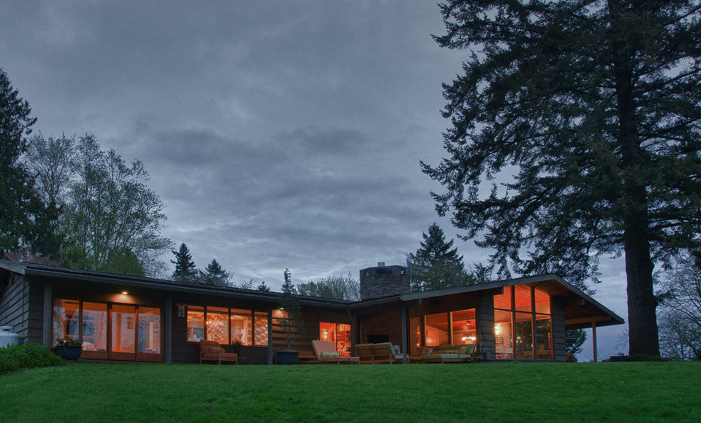 This is an example of a midcentury exterior in Portland.