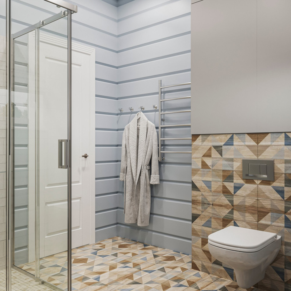 Exemple d'une petite salle d'eau nature avec un espace douche bain, un sol en carrelage de terre cuite, un plan de toilette en bois, une cabine de douche à porte battante et meuble simple vasque.