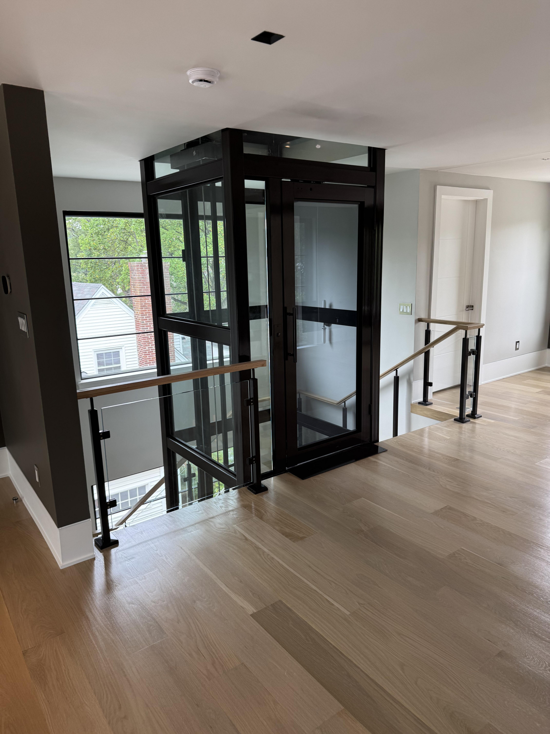 136_Modern Mono-Beam Encircling Glass Elevator, Bethesda, MD 20814