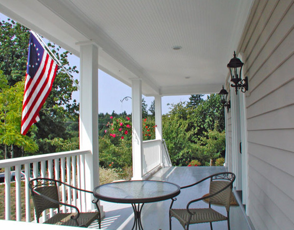 Elegant deck photo in Seattle