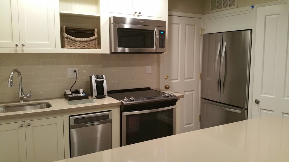 Kitchen - transitional kitchen idea in San Francisco