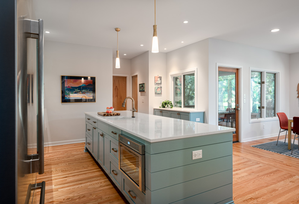 Photo inspiration: Picture Idea: Low Oak Woods Road Kitchen And Bath Modern Kitchen