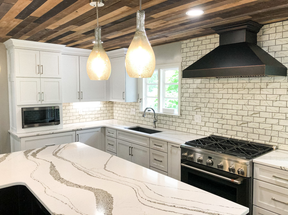 Kitchen - transitional kitchen idea