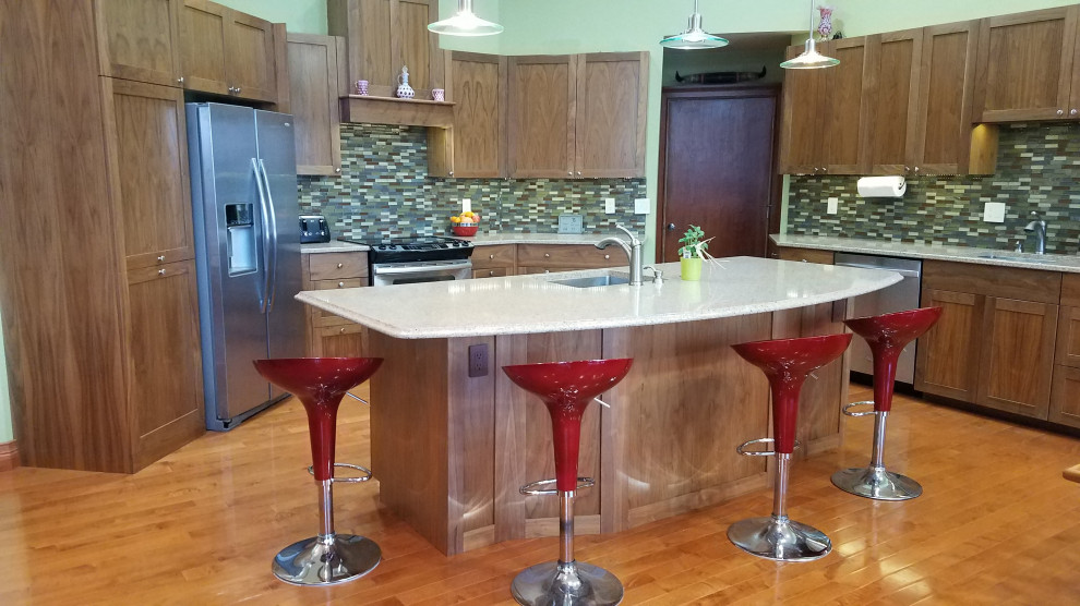 Example of a transitional kitchen design in Cedar Rapids