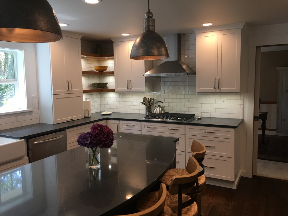 Transitional kitchen photo in Seattle