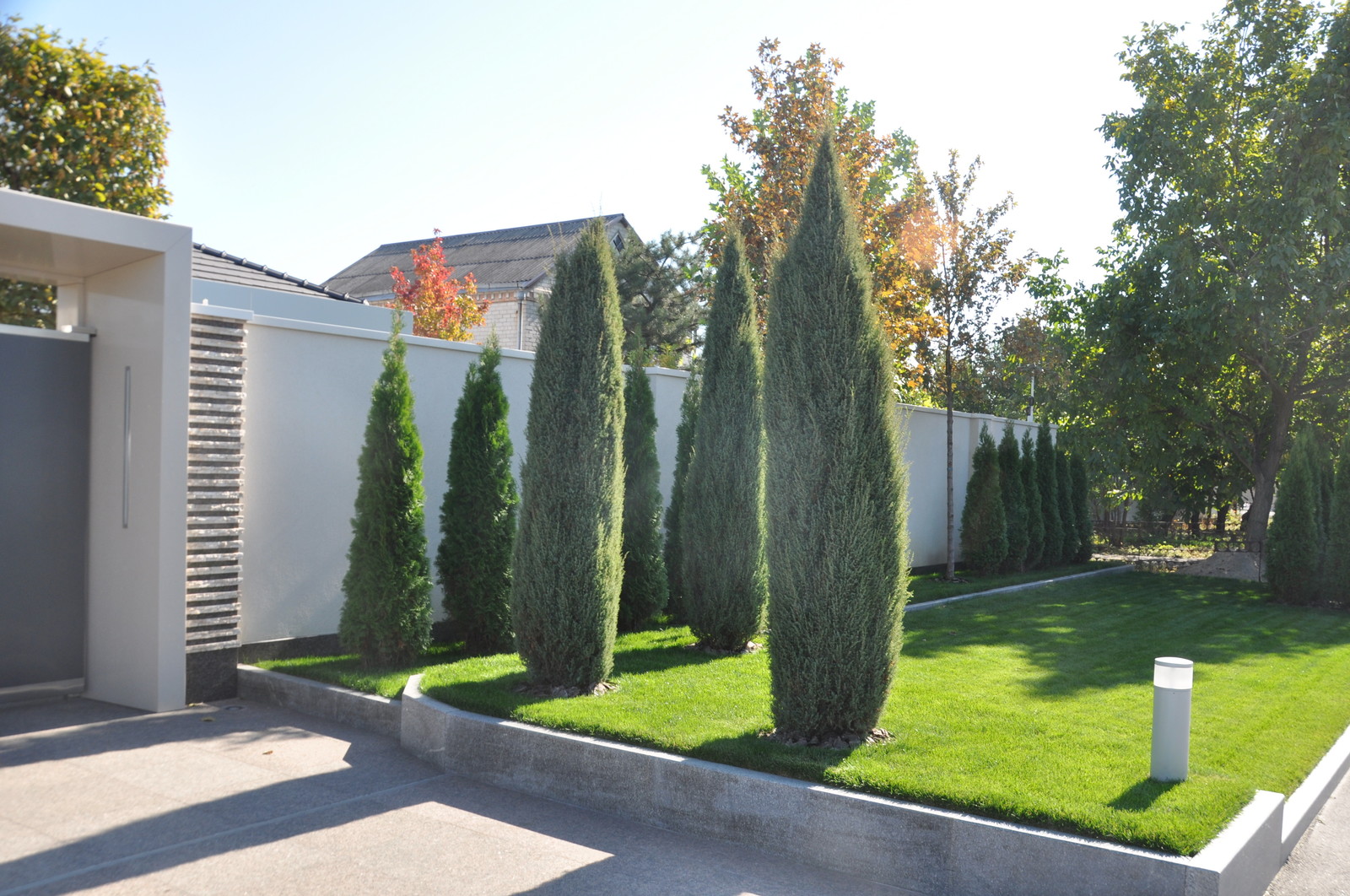 Private contemporary garden / Частный современный сад.