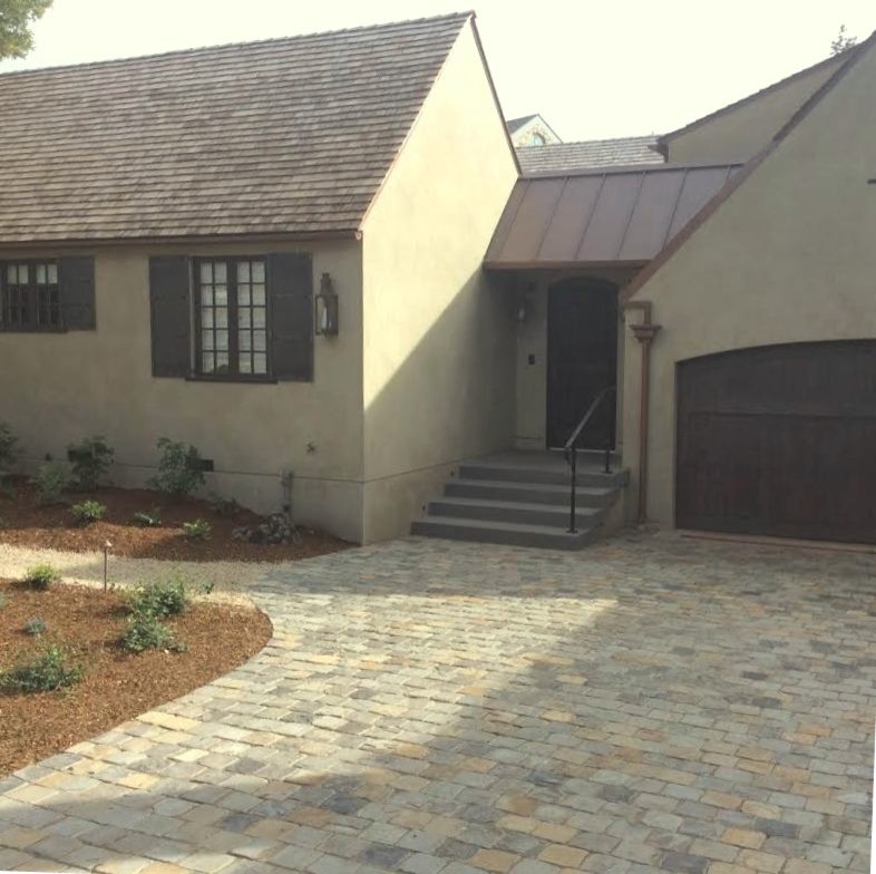 Photo of a transitional courtyard stone formal garden.