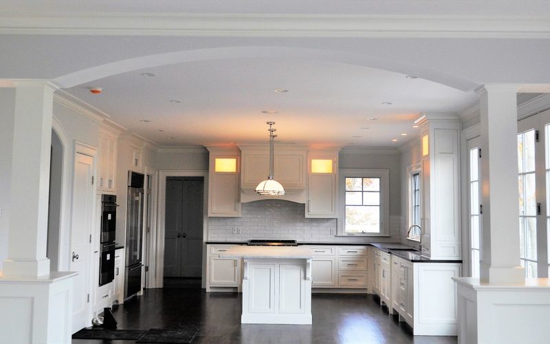 Kitchen - transitional kitchen idea in New York