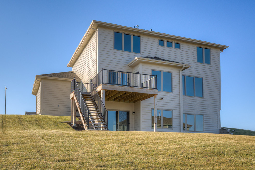 Example of a backyard deck design in Omaha with no cover