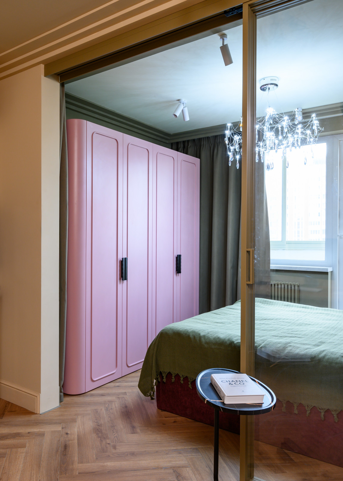 Шкаф для передачи "Квартирный вопрос"