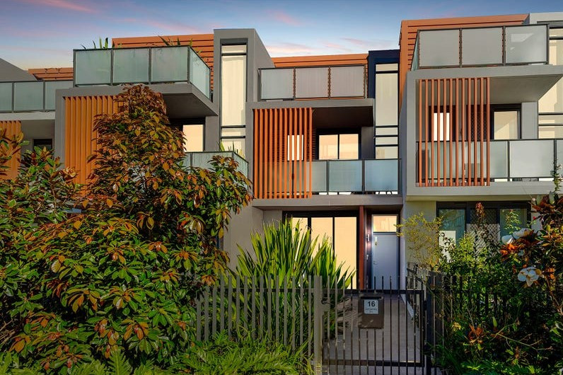 Design ideas for a contemporary exterior in Sydney.