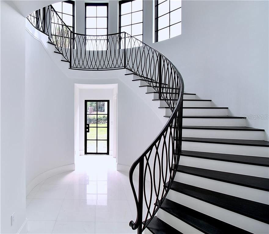 Newly Built ADU in Los Angeles: Functional Space for Family Members ...
