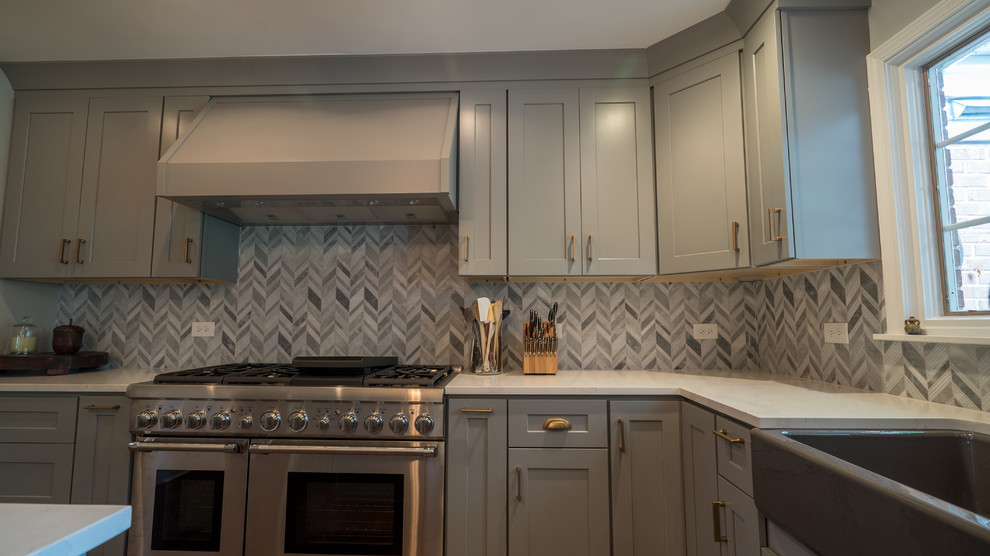 Inspiration for a transitional kitchen remodel in Chicago