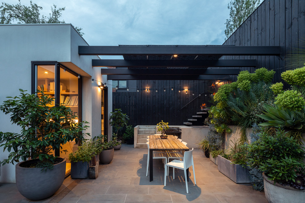 Photo of a contemporary patio in Melbourne.