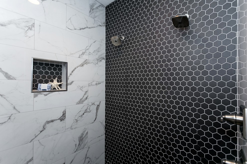 Bathroom - transitional bathroom idea