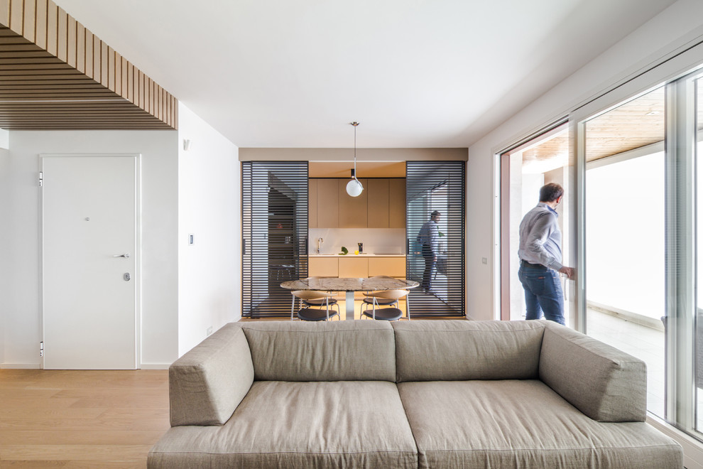 Contemporary living room in Cagliari.