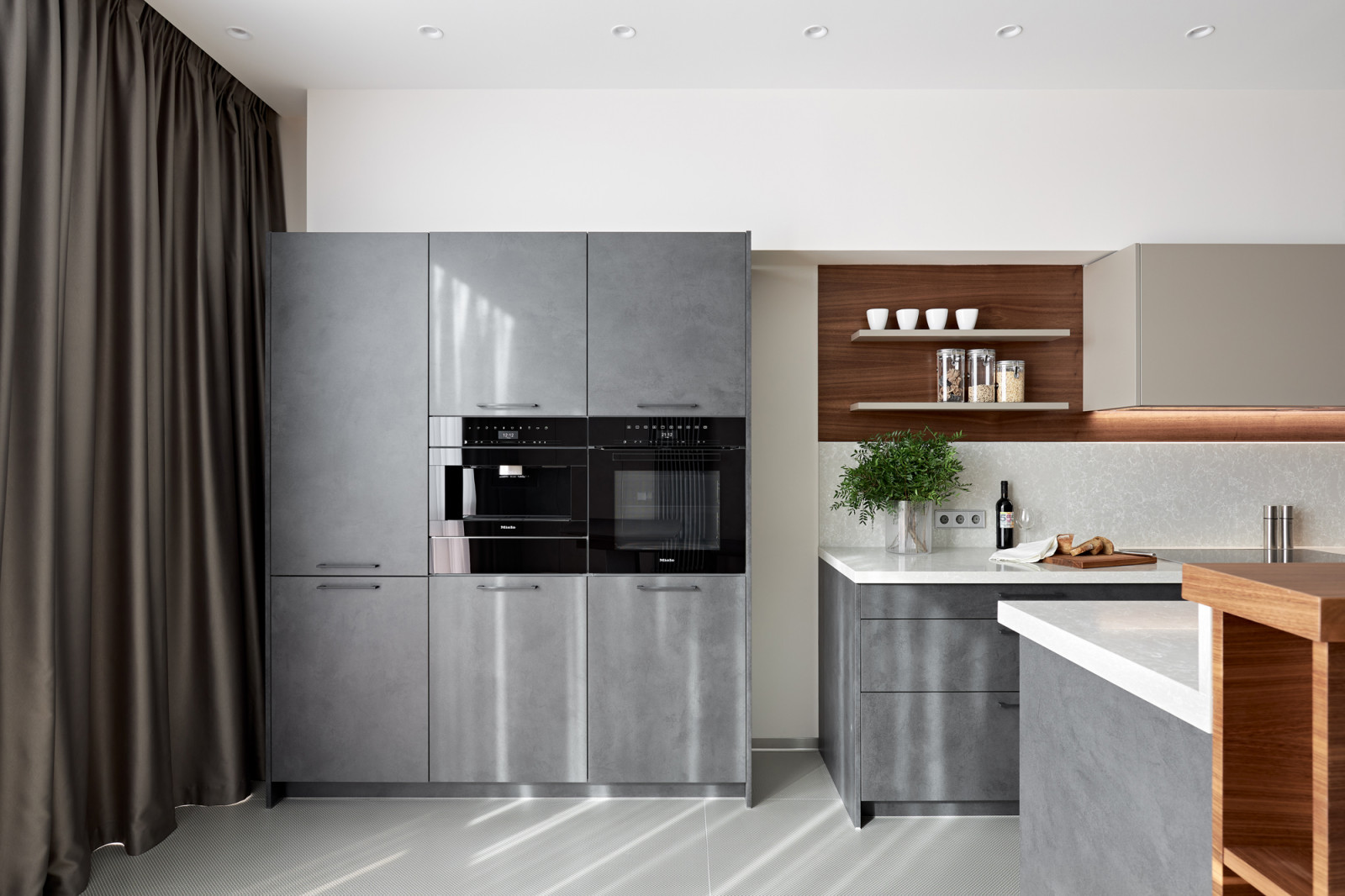 кухня в объединенном пространстве кухни-гостиной.