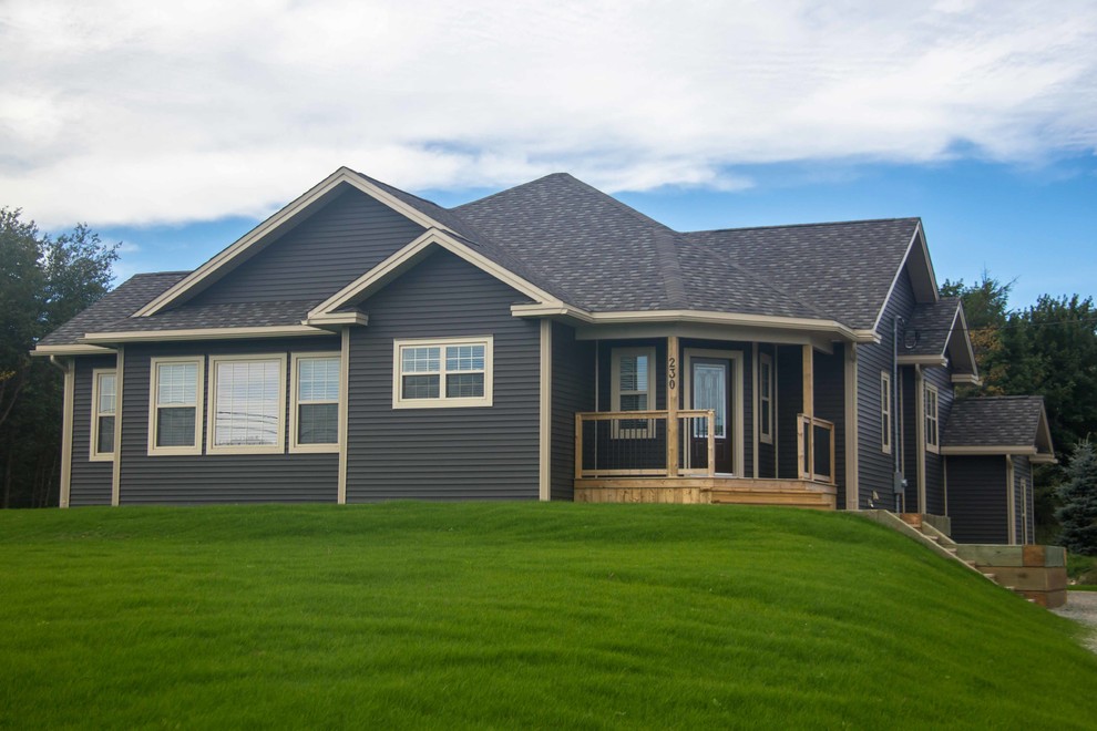 Home design - transitional home design idea