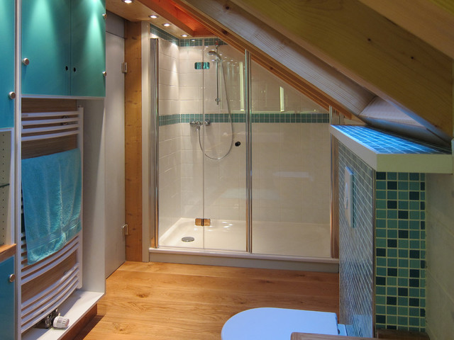 Dusche In Der Dachschrage Modern Badezimmer Koln Von Hansen Innenarchitektur