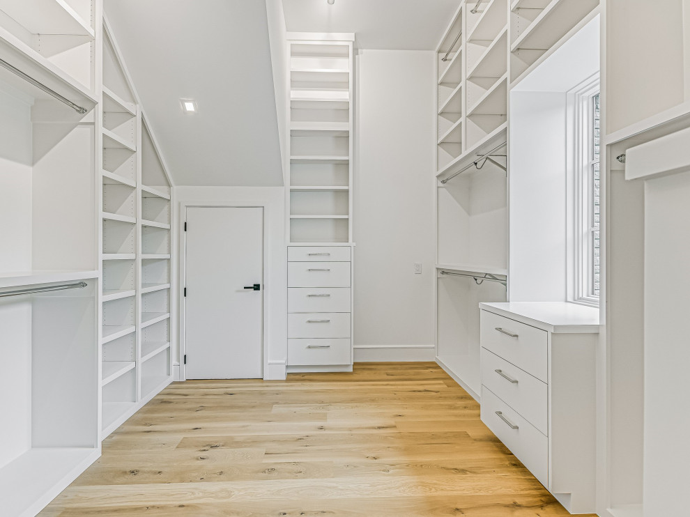 Inspiration for a transitional closet remodel in Austin