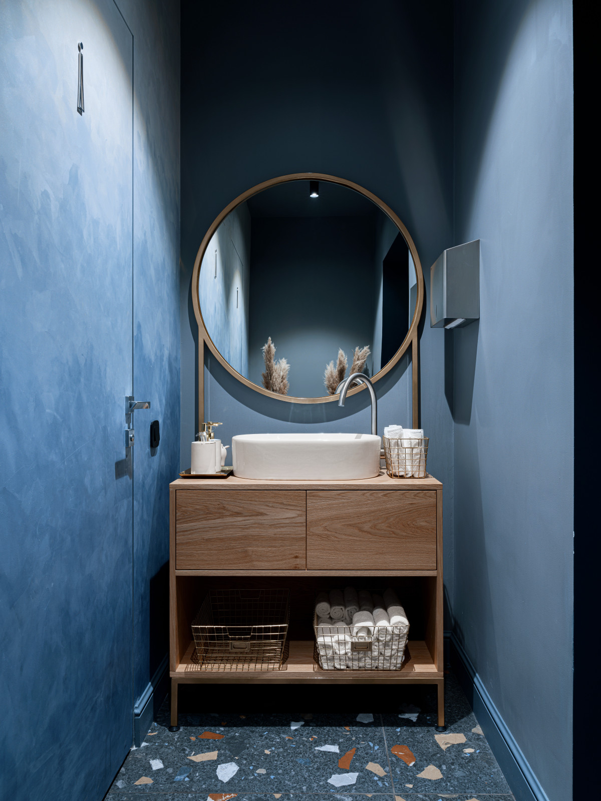 Реализация ресторана Seabass & Sauvignon