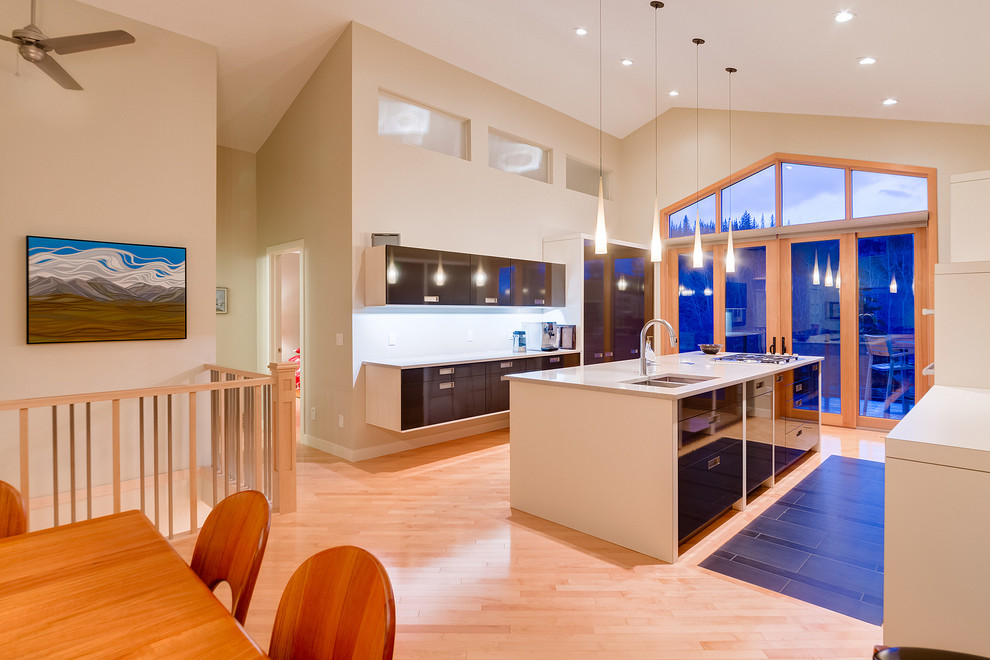 Kitchen - kitchen idea in Calgary