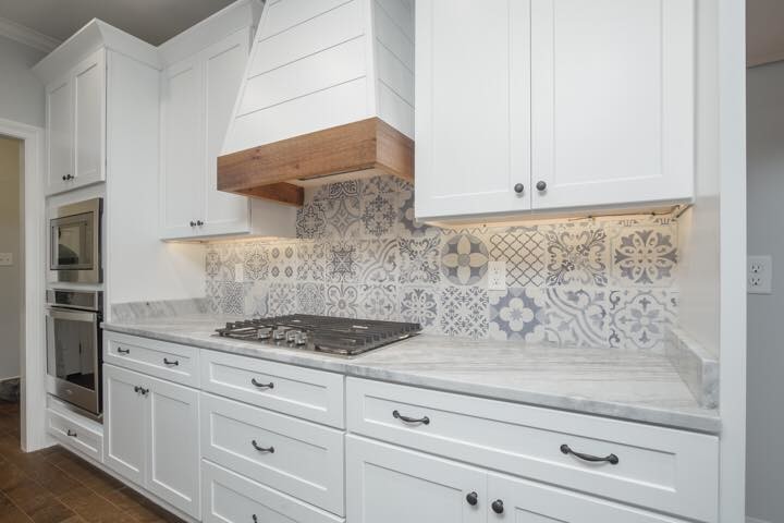 Home design - transitional home design idea