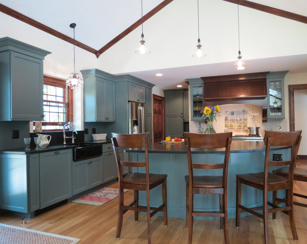 A restful bed & breakfast Traditional Kitchen Detroit by