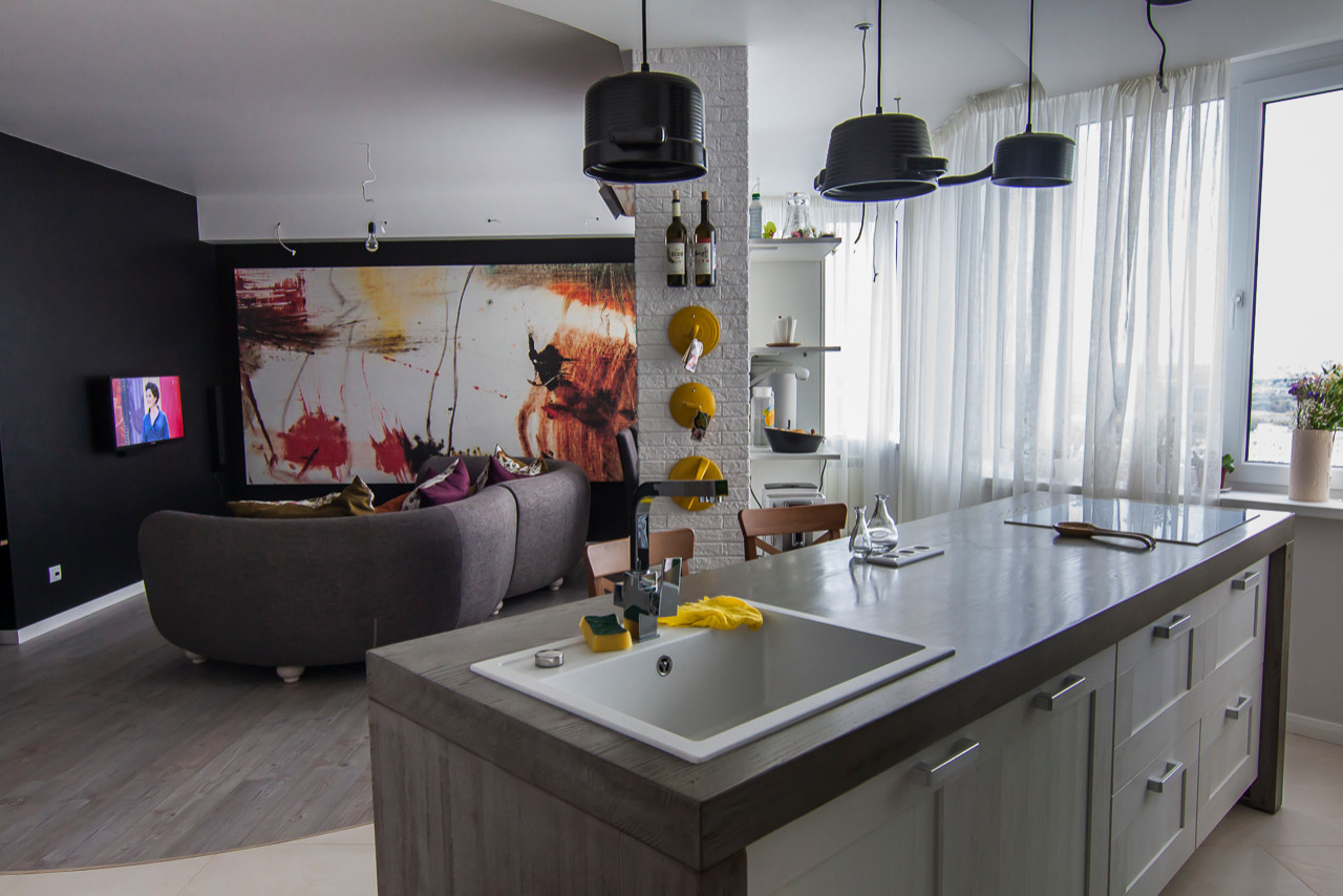 Сапожник с сапогами