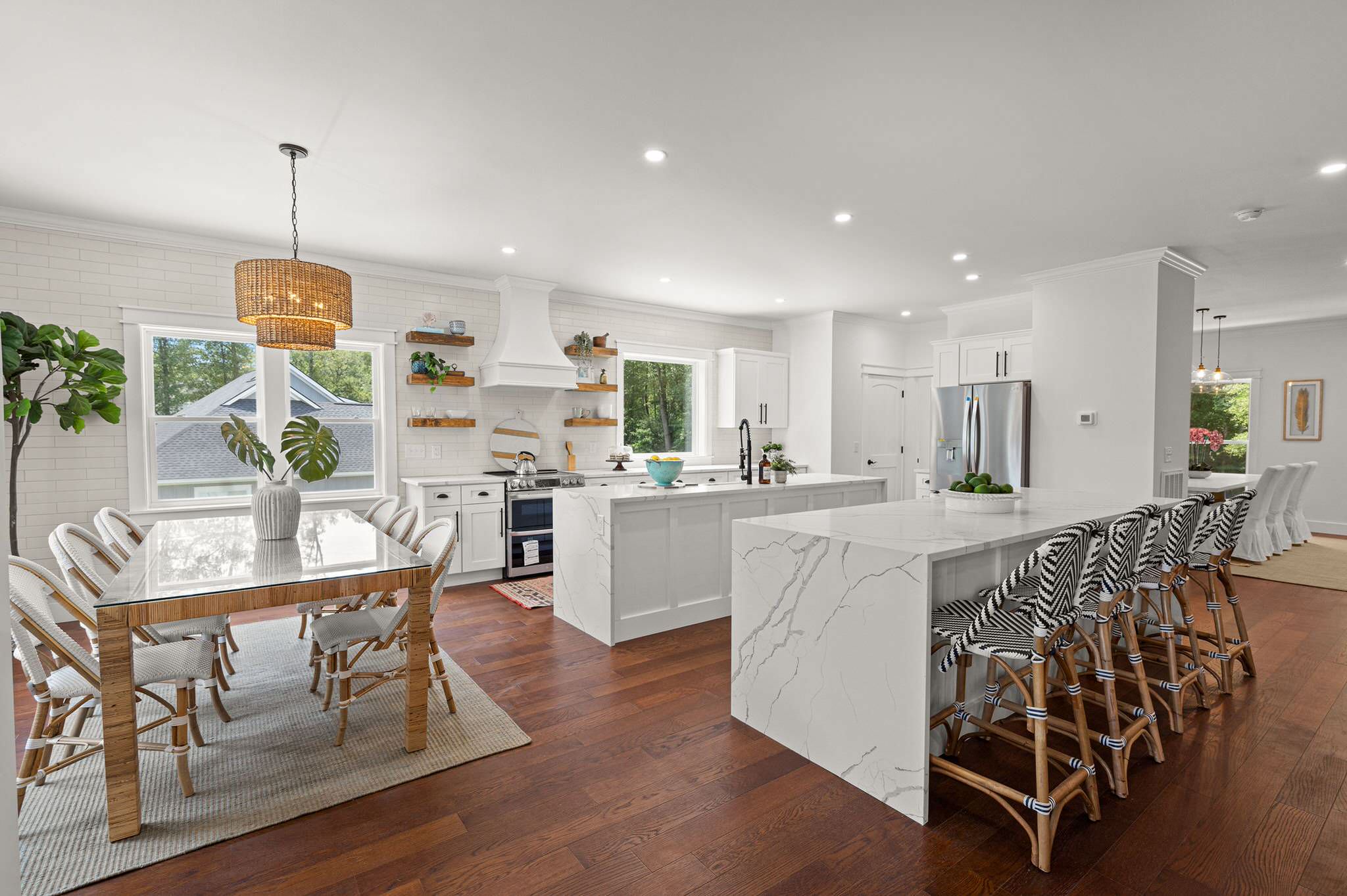 Kitchen - coastal kitchen idea in Charleston