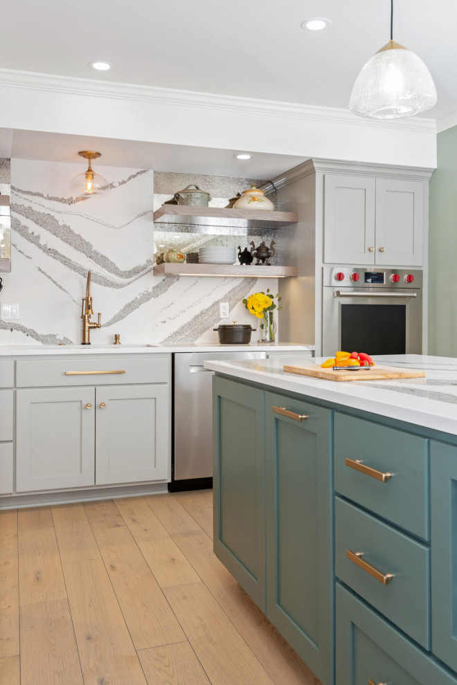 Kitchen - transitional kitchen idea